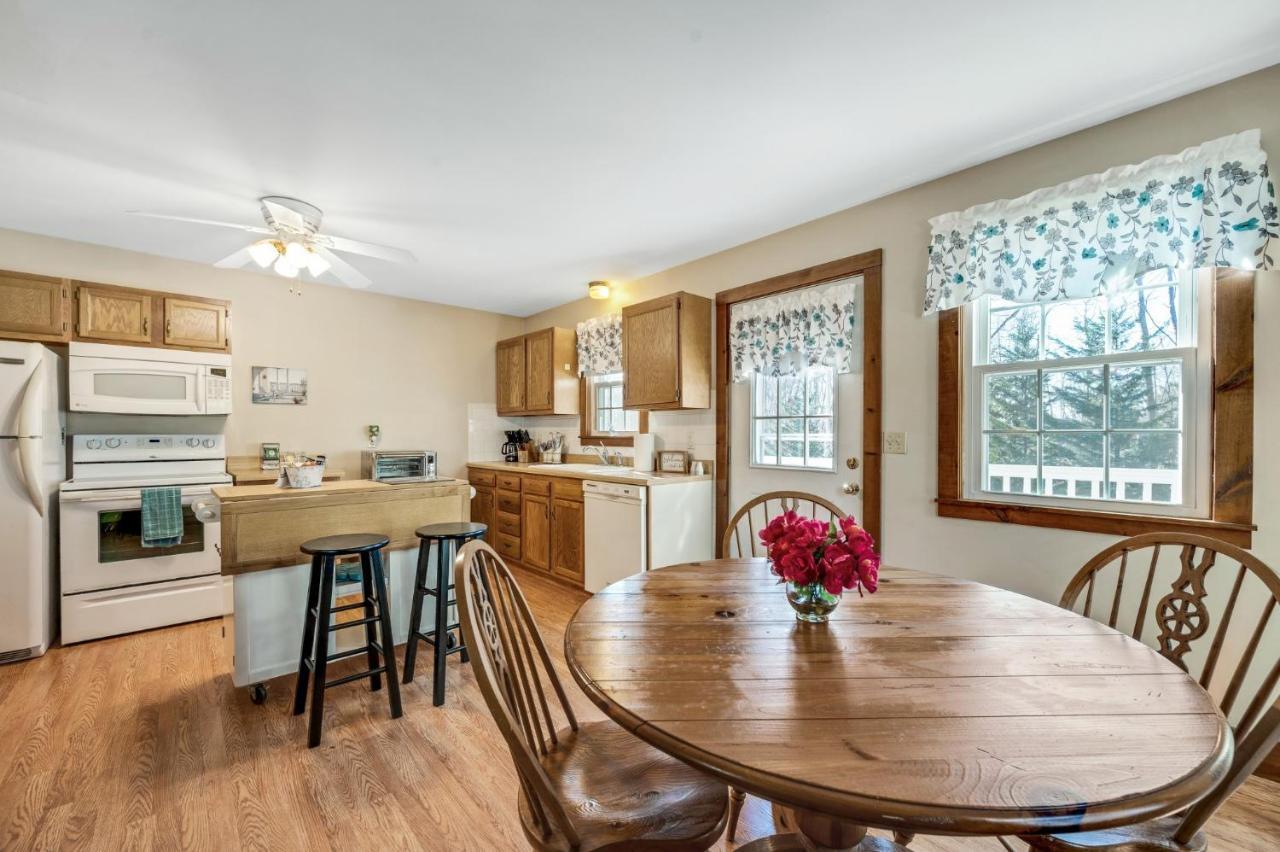 Cozy Bungalow Just Minutes From Mystic, Westerly Beaches, Boating And Casinos! Bungalow جروتون المظهر الخارجي الصورة