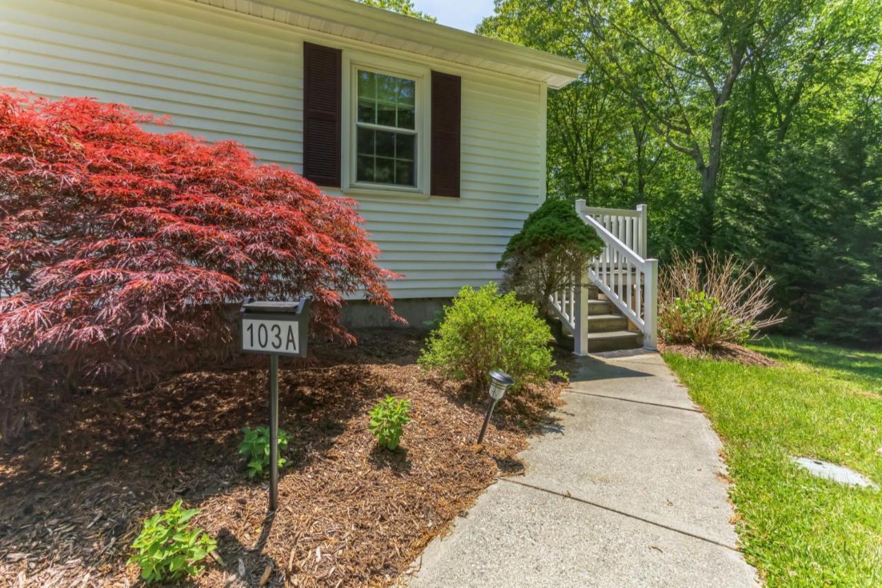Cozy Bungalow Just Minutes From Mystic, Westerly Beaches, Boating And Casinos! Bungalow جروتون المظهر الخارجي الصورة