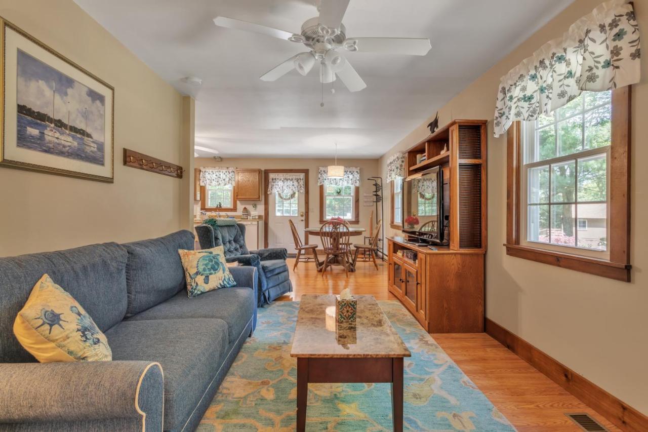 Cozy Bungalow Just Minutes From Mystic, Westerly Beaches, Boating And Casinos! Bungalow جروتون المظهر الخارجي الصورة