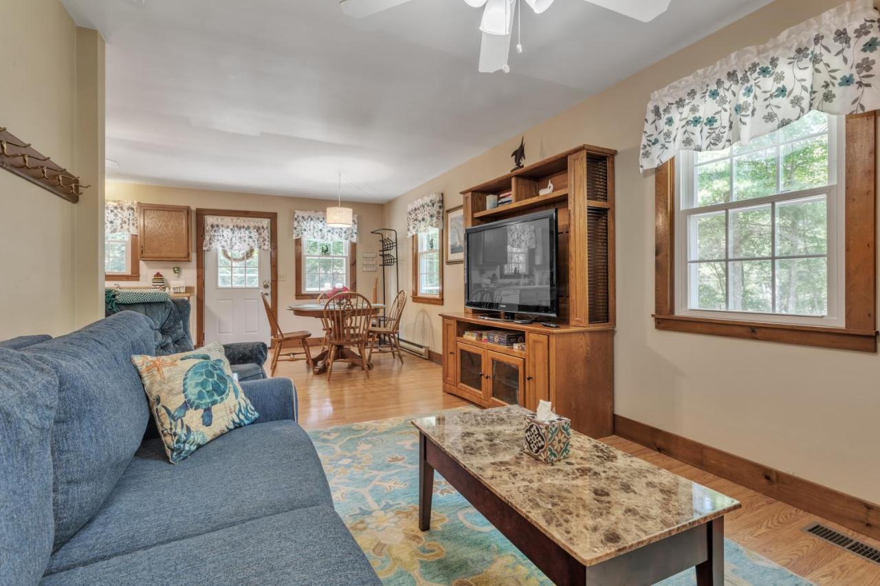 Cozy Bungalow Just Minutes From Mystic, Westerly Beaches, Boating And Casinos! Bungalow جروتون المظهر الخارجي الصورة
