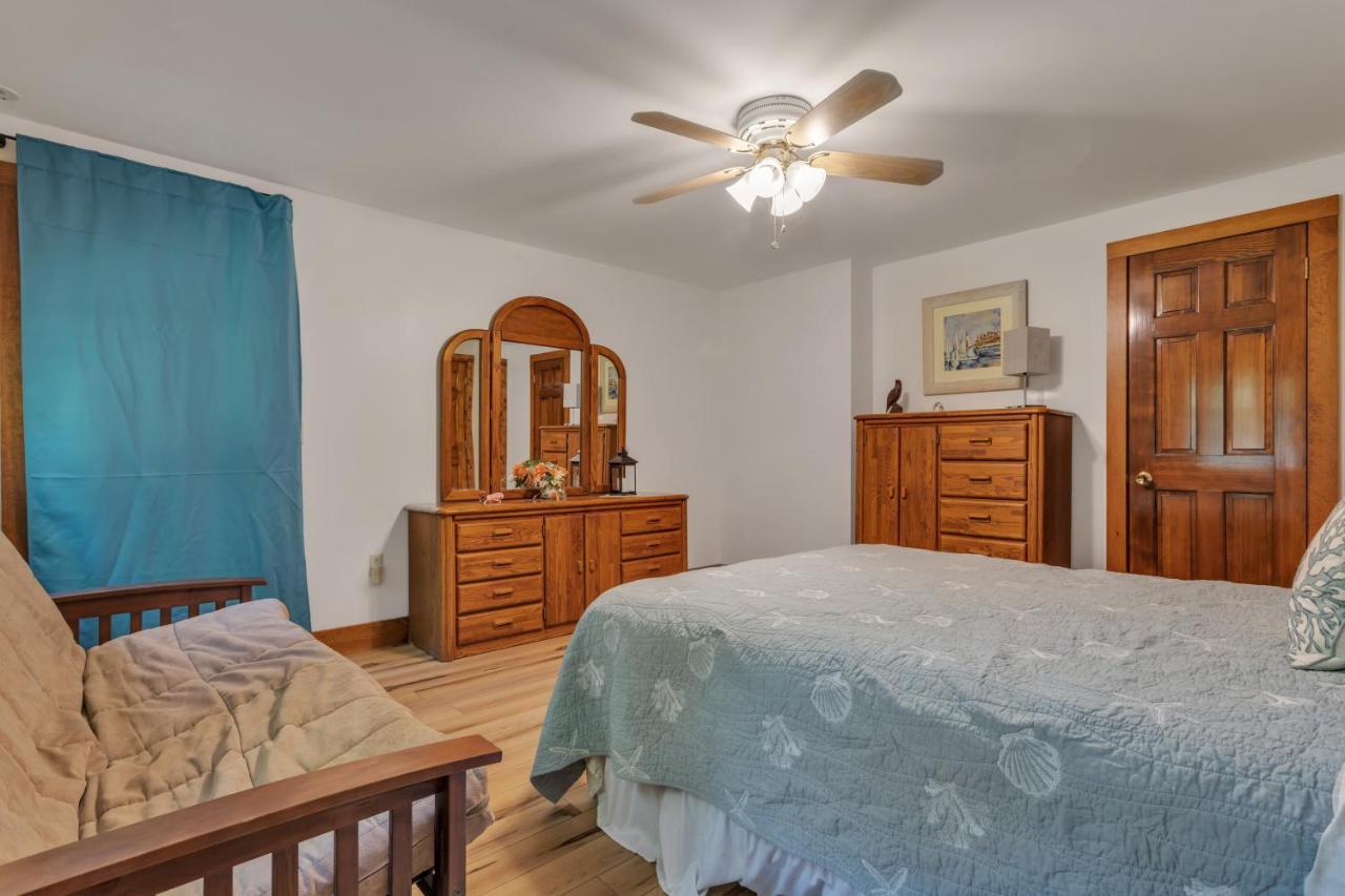 Cozy Bungalow Just Minutes From Mystic, Westerly Beaches, Boating And Casinos! Bungalow جروتون المظهر الخارجي الصورة